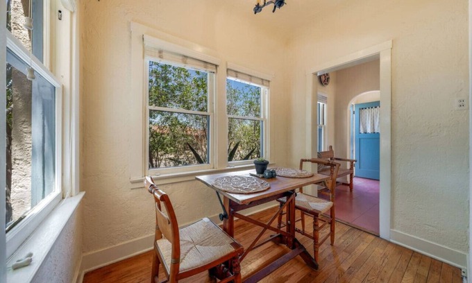 Sam Hughes Maison | Close to U of A / 1 BR 1 BA / Sam Hughes / Patio