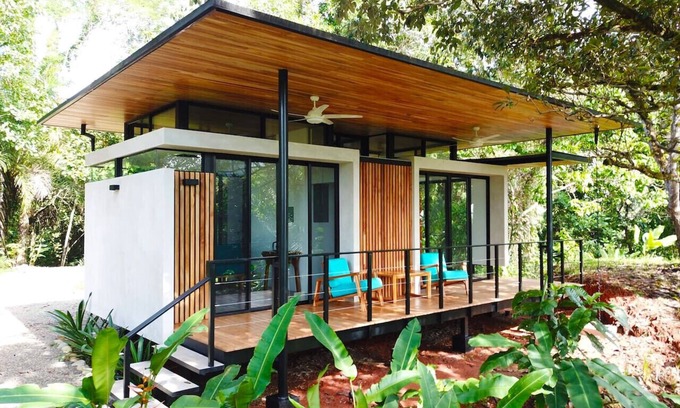 Savegre Maison | Casita Jungle Nest, 5 minutes drive to Playa Linda, 15 to Dominical, Wifi Starlink