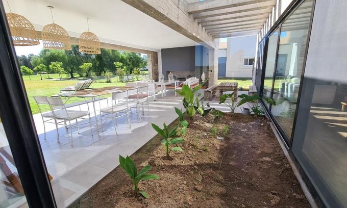 Pilar Centro Maison | Casona muy luminosa y espaciada en Pilará, Pilar.