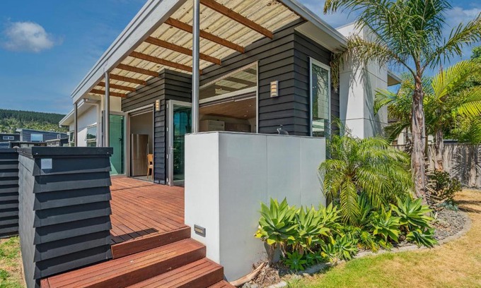 Whangamata Maison | Castaway Bach - Whangamata Holiday Home