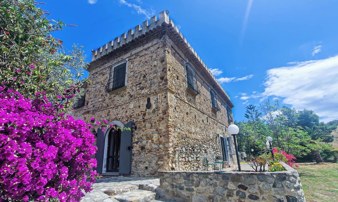 Roccella Jonica Maison | Castello degli Ulivi: sea, nature, relaxation in Roccella Ionica