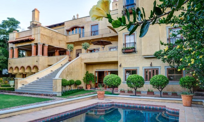 Pretoria Maison | Castello Di Monte