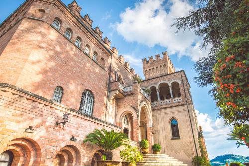 Mornico Losana Maison | Castello Di Mornico Losana