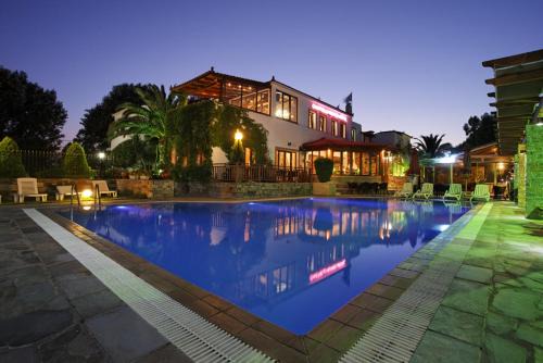 Nea Styra Hôtel | Castello Rosso Hotel