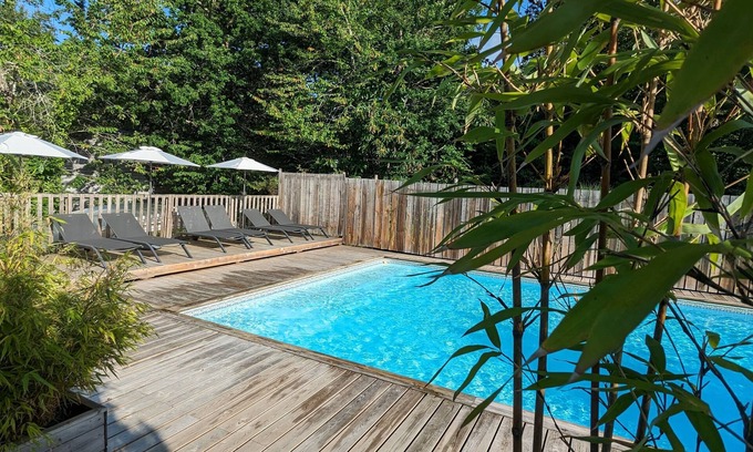 Biron Chalet De Ski | Castelwood : chalets écologiques tout confort avec piscine en Dordogne.