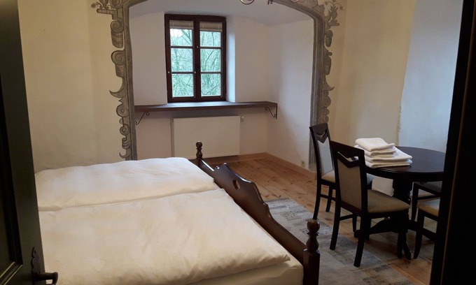 Baiertal Maison | Castle Apartment 5 - A Place in the Green