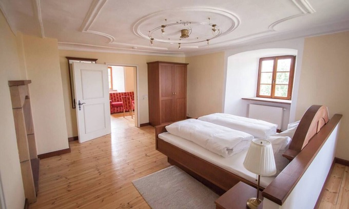 Schatthausen Appartement | Castle Apartment 7 - A Place in the Green