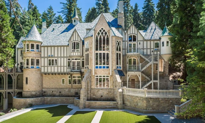 Skyforest Maison | Château dans la forêt