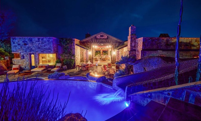 Carefree Maison | Castle On Black Mountain, breathtaking panoramic views and outdoor entertainment!