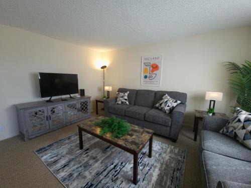 Old San Leandro Maison | Castro Place in Downtown San Leandro