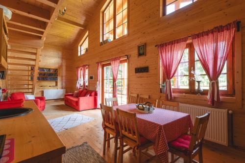 Saru Dornei Chalet De Ski | Casute cu cerdac