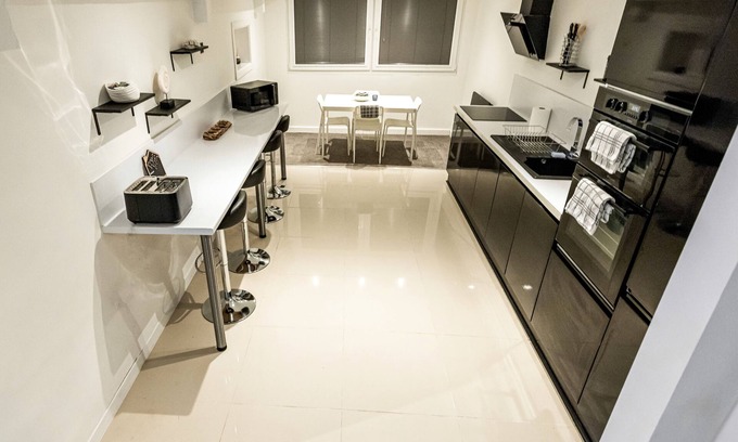 Bishopston Appartement | Caswell Bay modern 2 bedroom apartment sleeps 6 next to sauna retreat and beach