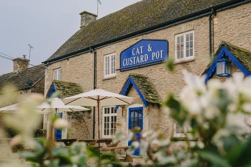 Tetbury Lit Et Petit-Déjeuner | Cat and Custard Pot Inn