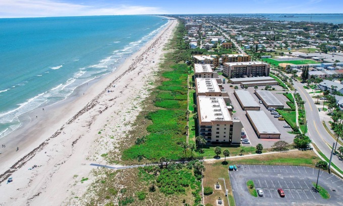 Cocoa Isles Maison | Catalina Cove - World Famous Cocoa Beach!