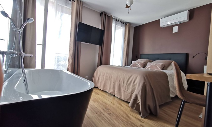 Moyen-Vernet Appartement | Catana T2 avec Baignoire