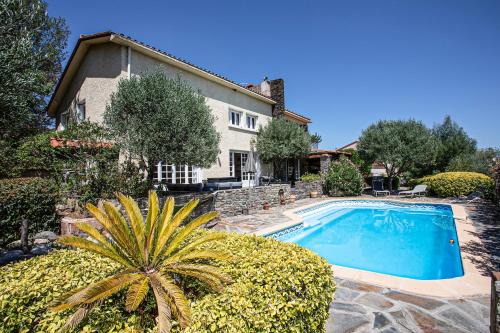Catllar Maison | Catlove - Piscine Privée