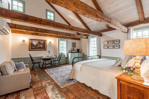 Waco Maison | Catskill upstairs suite - The Mohawk Valley House