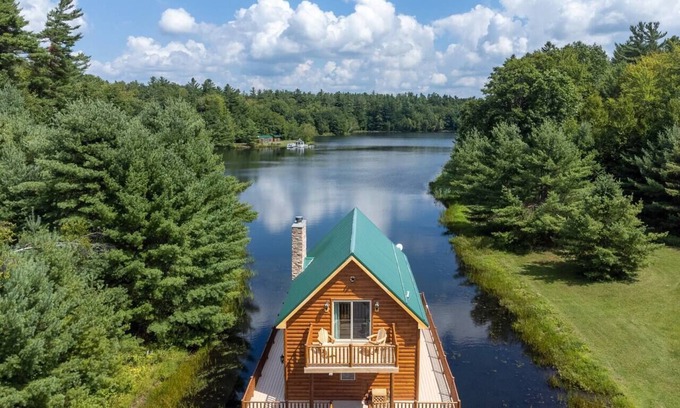 West Oneonta Cabine | Catskills Over Water Bungalow on Lake Albanese!