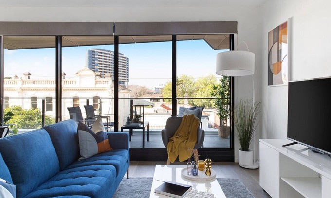 Caulfield North Appartement | Caulfield Elegance: Chic Abode