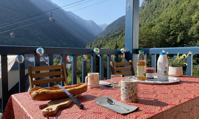 Cauterets Appartement | T3 duplex rénové superbe vue montagne vallée, proche de tout, wifi et parking