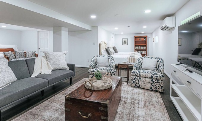 Jefferson Park Avenue Appartement | Cavalier Cocoon: Studio + Walk to uva Grounds