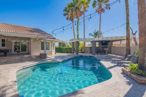 Pinnacle Peak Maison | Cave Creek- Basketball Putt Putt Pool & Games