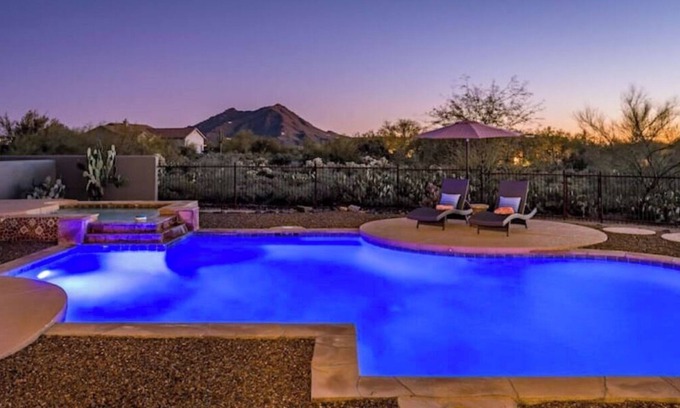 Red Dog Ranch Maison | Dog-Friendly Family Retreat: Heated Pool, 2 Miles to Down Town Cave Creek