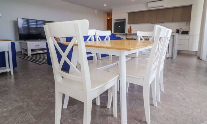 Caves Beach Appartement | Caves Beach Retreat - beach and local cafes