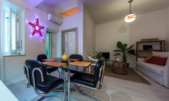 Historical Center Appartement | Cavour Charming terraced apartment in the Historic Center of Naples
