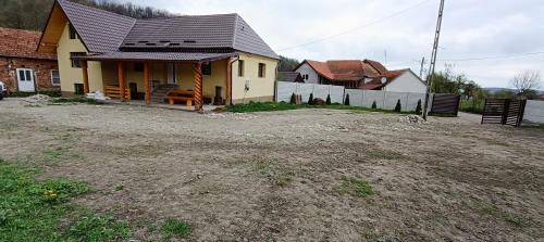 Jibert Maison | Cazare Valea Dinozaurilor