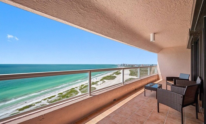 Sand Key Copropriété | CBC 2-19F: Last minute booking available!