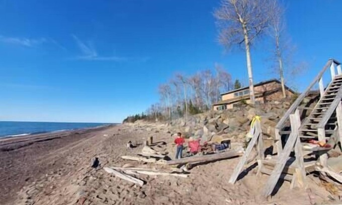 Laurium Maison | Cedar Bay - Front Row