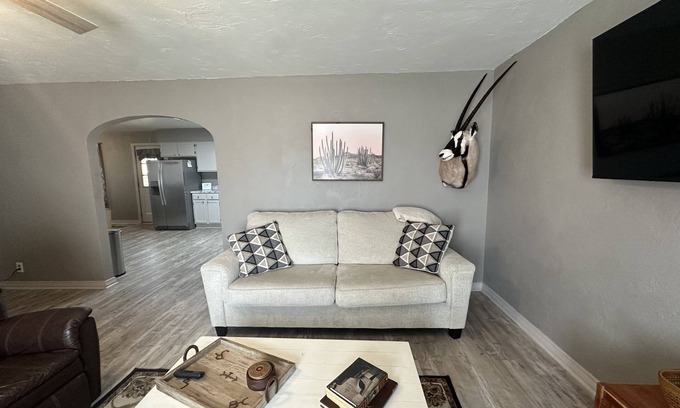 Ponca City Maison | Cedar Bunkhouse close to all Ponca City amenities!