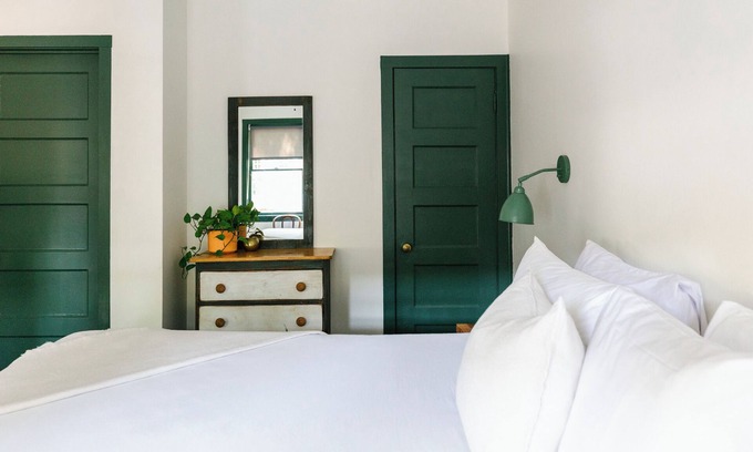 Nevada City Cabine | Cedar Cottage at Piety Hill Cottages