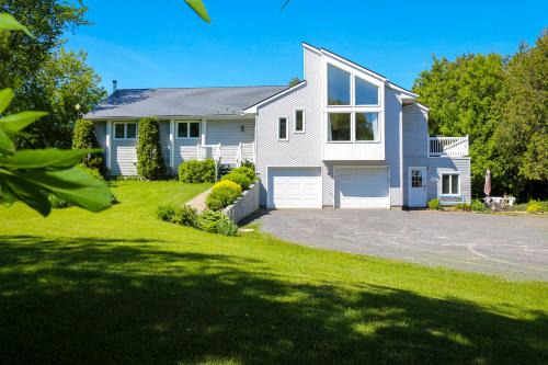 Crysler Hôtel | Cedar Drive Inn