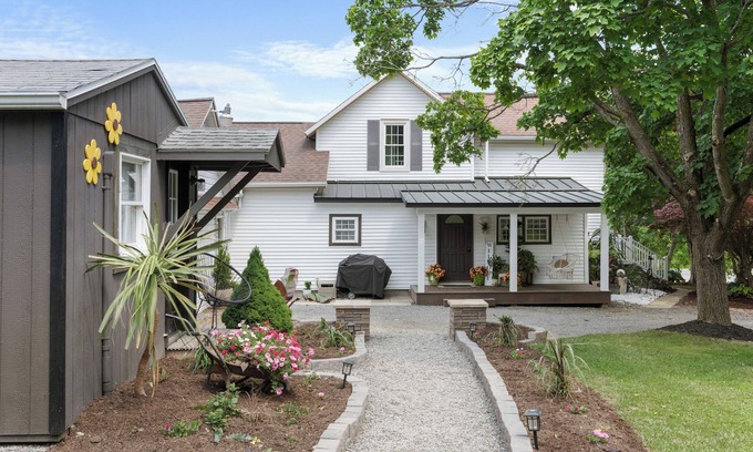 Valois Maison | Cedar Grove Cottage: garden paradise on Seneca Lake wine trail