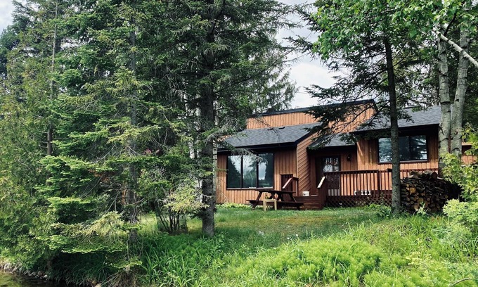 Gannon Village Cottage | Cedar Lodge on Buckhorn Lake - Freshly Renovated on Buckhorn Lake