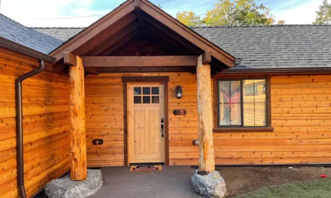 Grants Pass Maison | Cedar Mountain - Suite D
