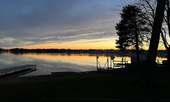 Cedar Lake Maison | Cedar Sunset On the Lake