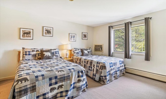 West Bridgewater Hôtel | Cedarbrook Two Double bed Standard Hotel room 219