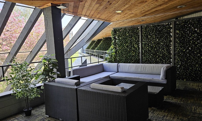 Gibsons Hôtel | Cedars Inn Hotel & Convention Center