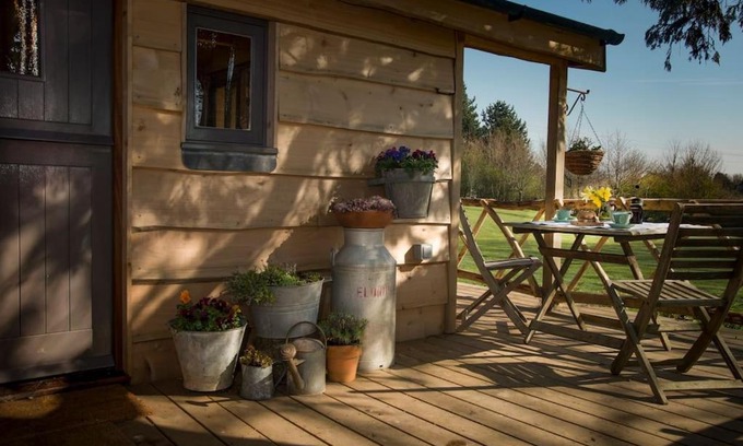 Winchelsea Appartement | Cedarwood, an intimate and romantic cabin for two.