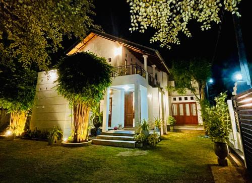 Negombo Lit Et Petit-Déjeuner | Cenreeza Airport Villa