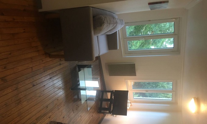 Elbeuf Appartement | Centre Elbeuf appartement F3 troisième étage devant place arboré