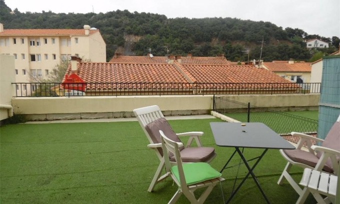 Amelie-les-Bains-Palalda Appartement | Studio climatisé avec balcon, centre-ville, proche cures - 2 pers, animaux ok