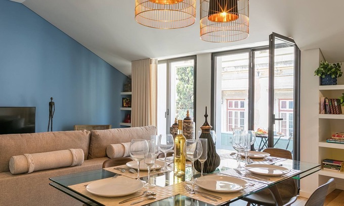 Bairro Alto Appartement | Central 2BDR Apartment with Balcony by LovelyStay