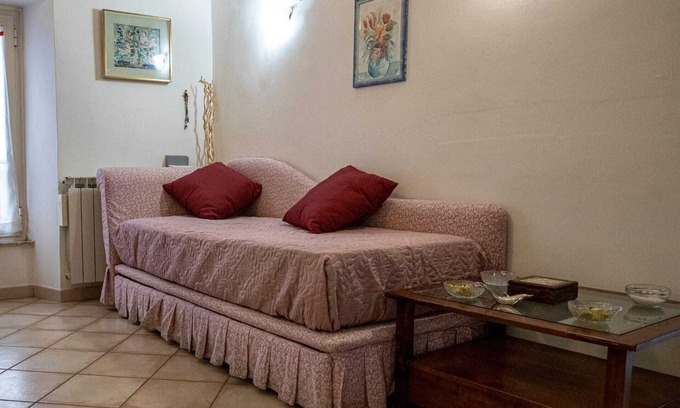 Fiano Romano Maison | Central and quiet building with fireplace 10 minutes from the highway