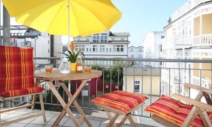 Binz Appartement | Central and quiet location, 30m to the beach, sunny balcony, incl. parking lot and WLAN