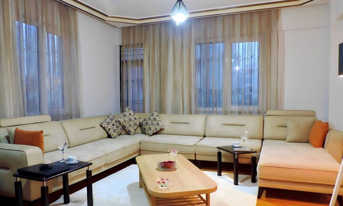 Muratpasa Appartement | Central and Serene Flat with Balcony in Antalya