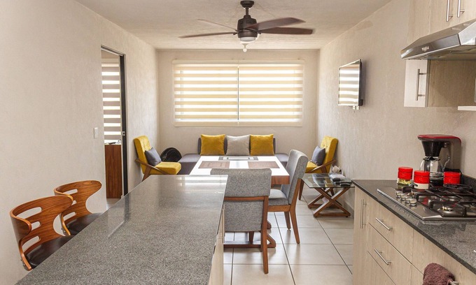 La Perla Appartement | Central apartment near IMSS, H. Civil and CUCS